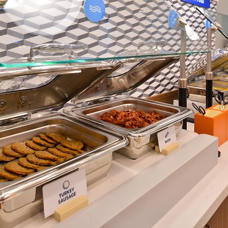 Holiday Inn Express - Delafield By Ihg Eksteriør billede