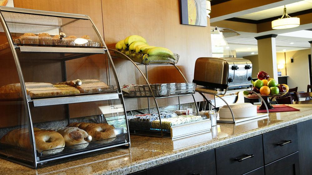 Holiday Inn Express - Delafield By Ihg Eksteriør billede