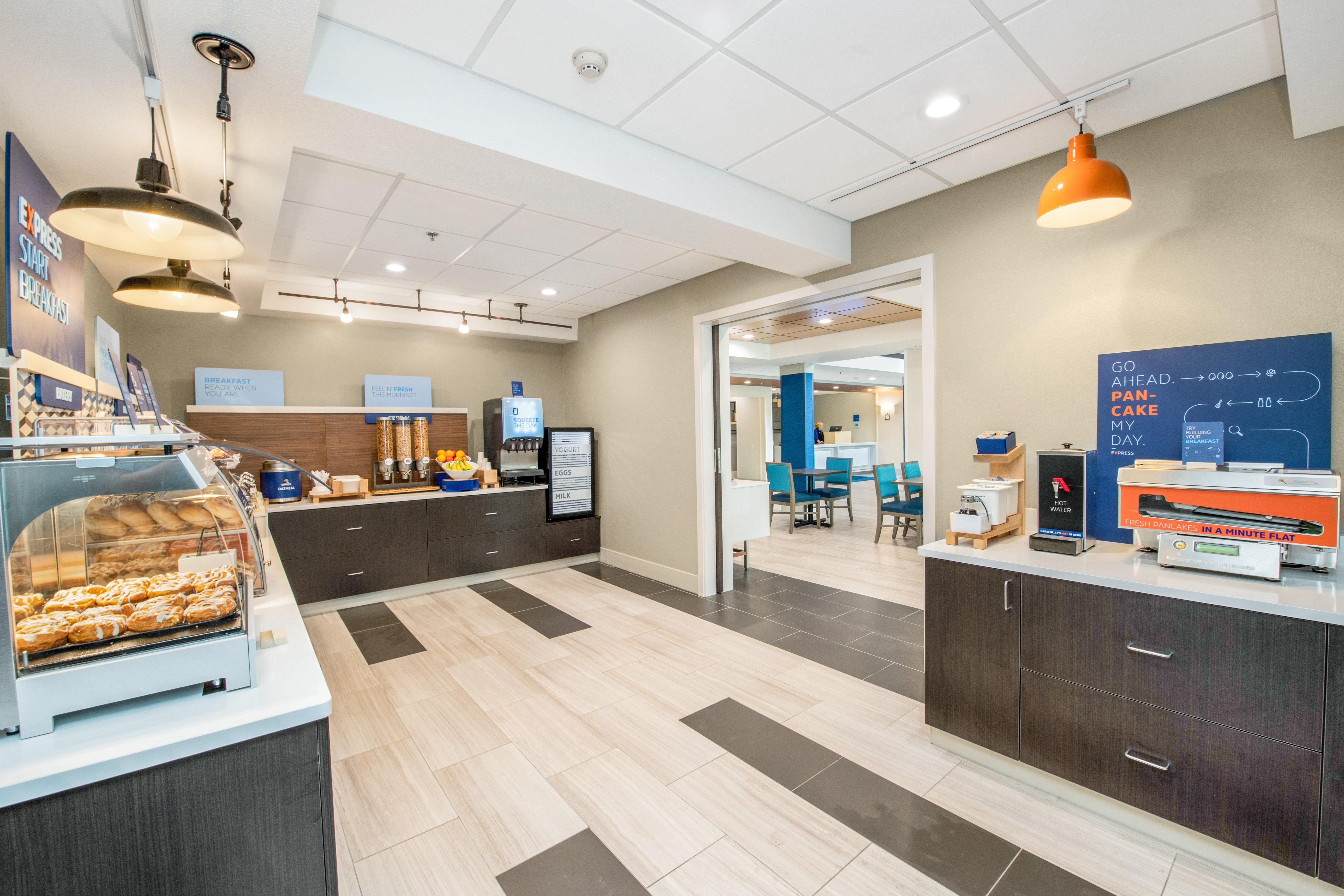 Holiday Inn Express - Delafield By Ihg Eksteriør billede