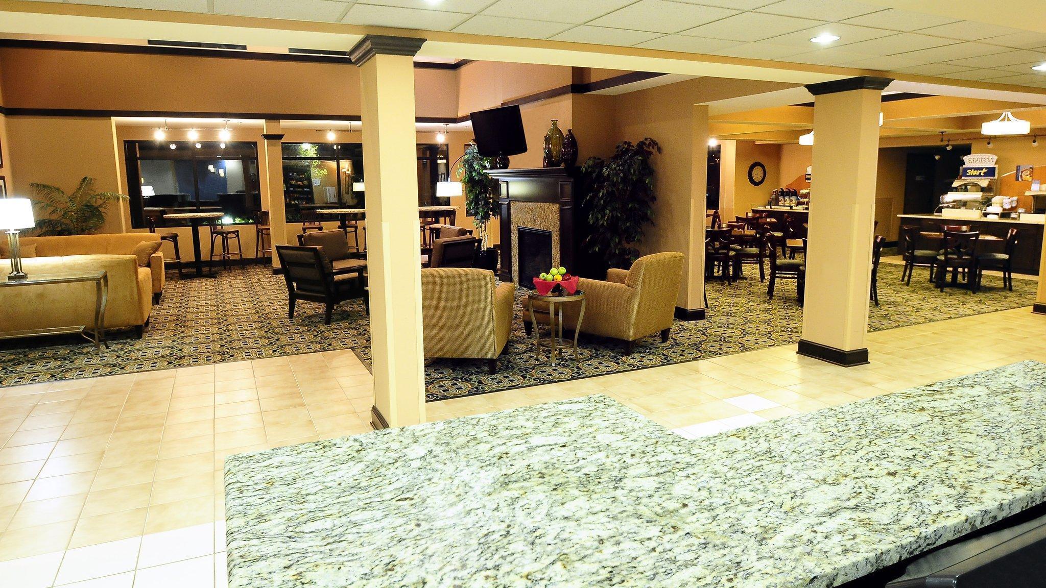 Holiday Inn Express - Delafield By Ihg Eksteriør billede