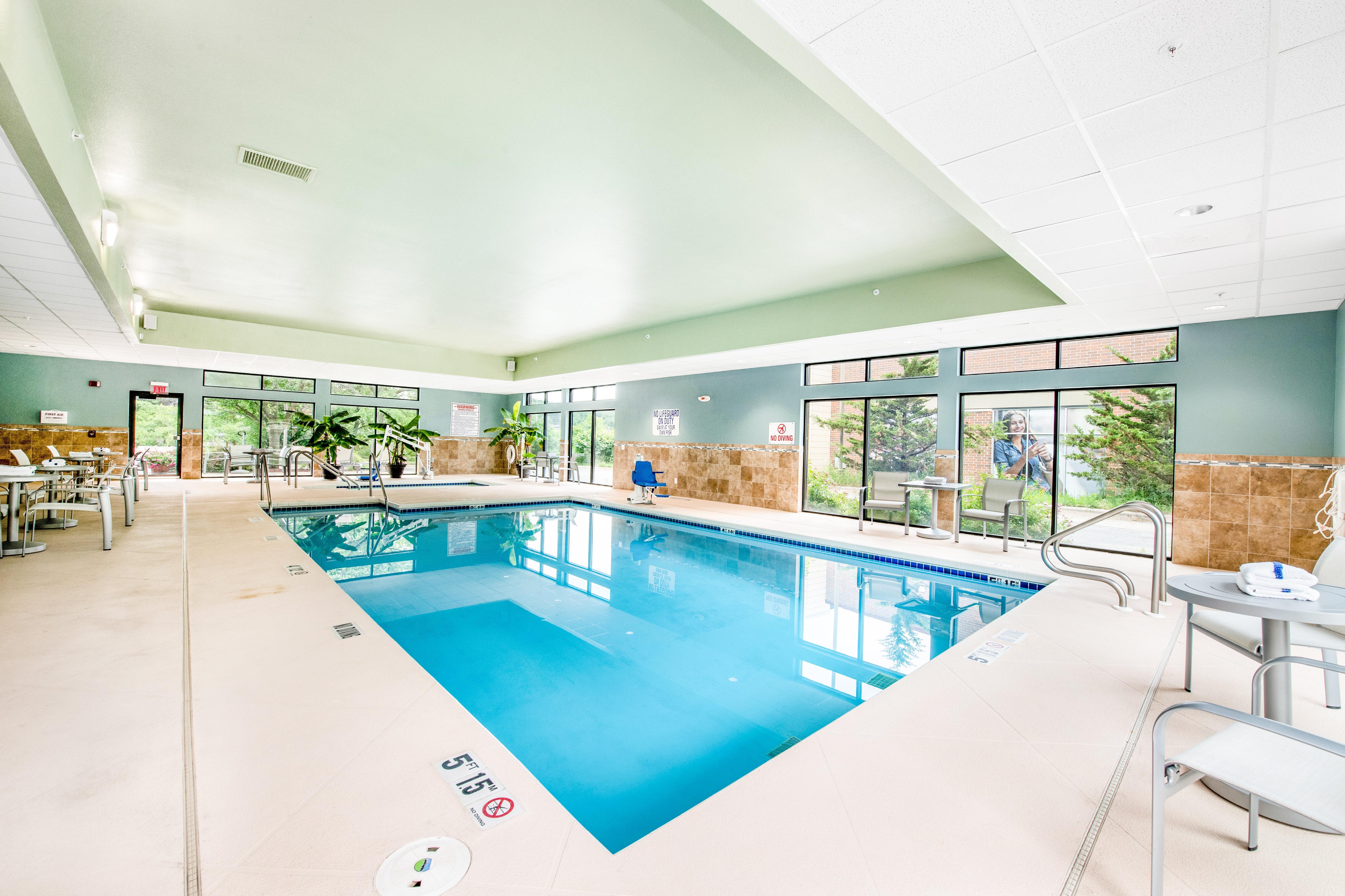Holiday Inn Express - Delafield By Ihg Eksteriør billede