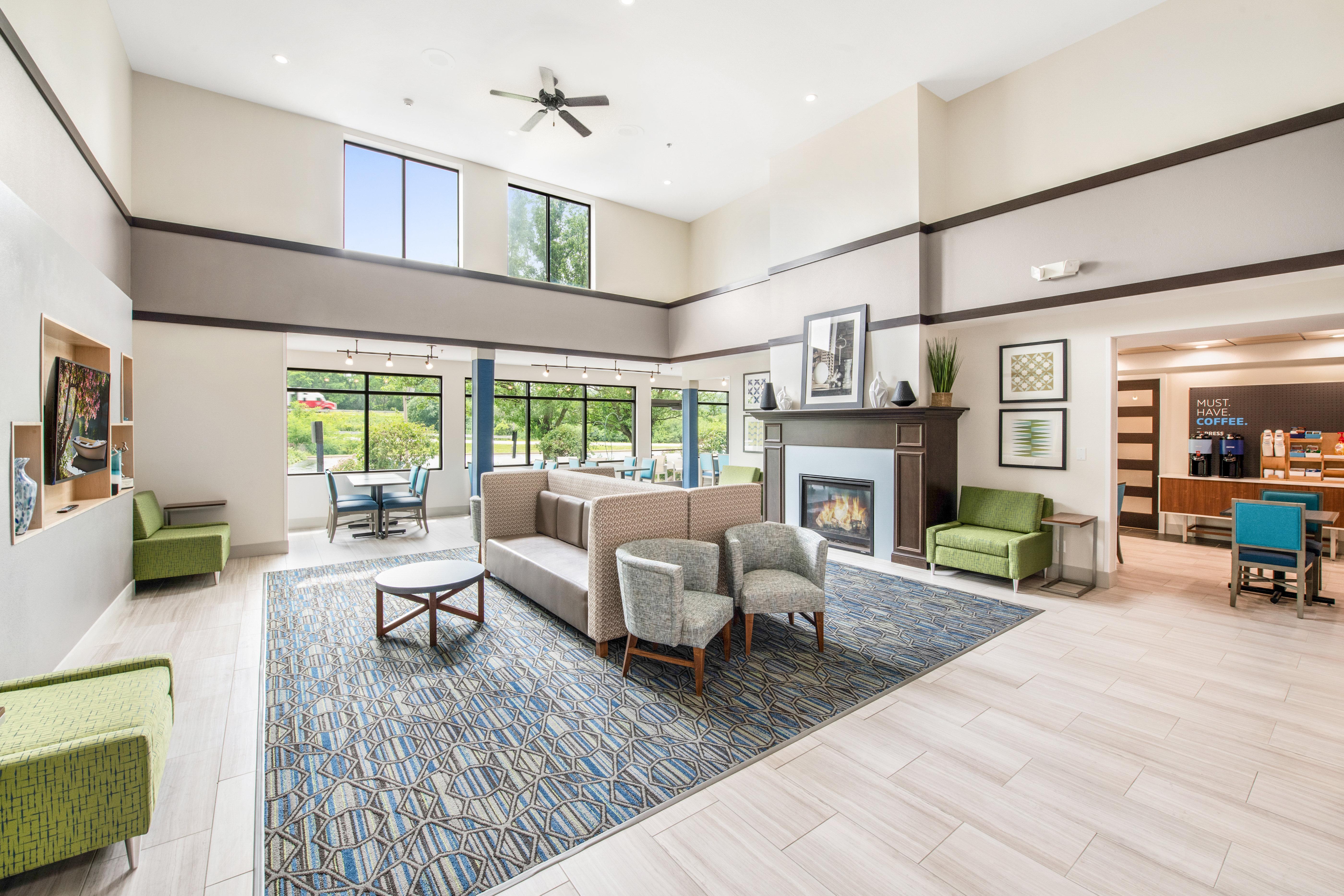 Holiday Inn Express - Delafield By Ihg Eksteriør billede