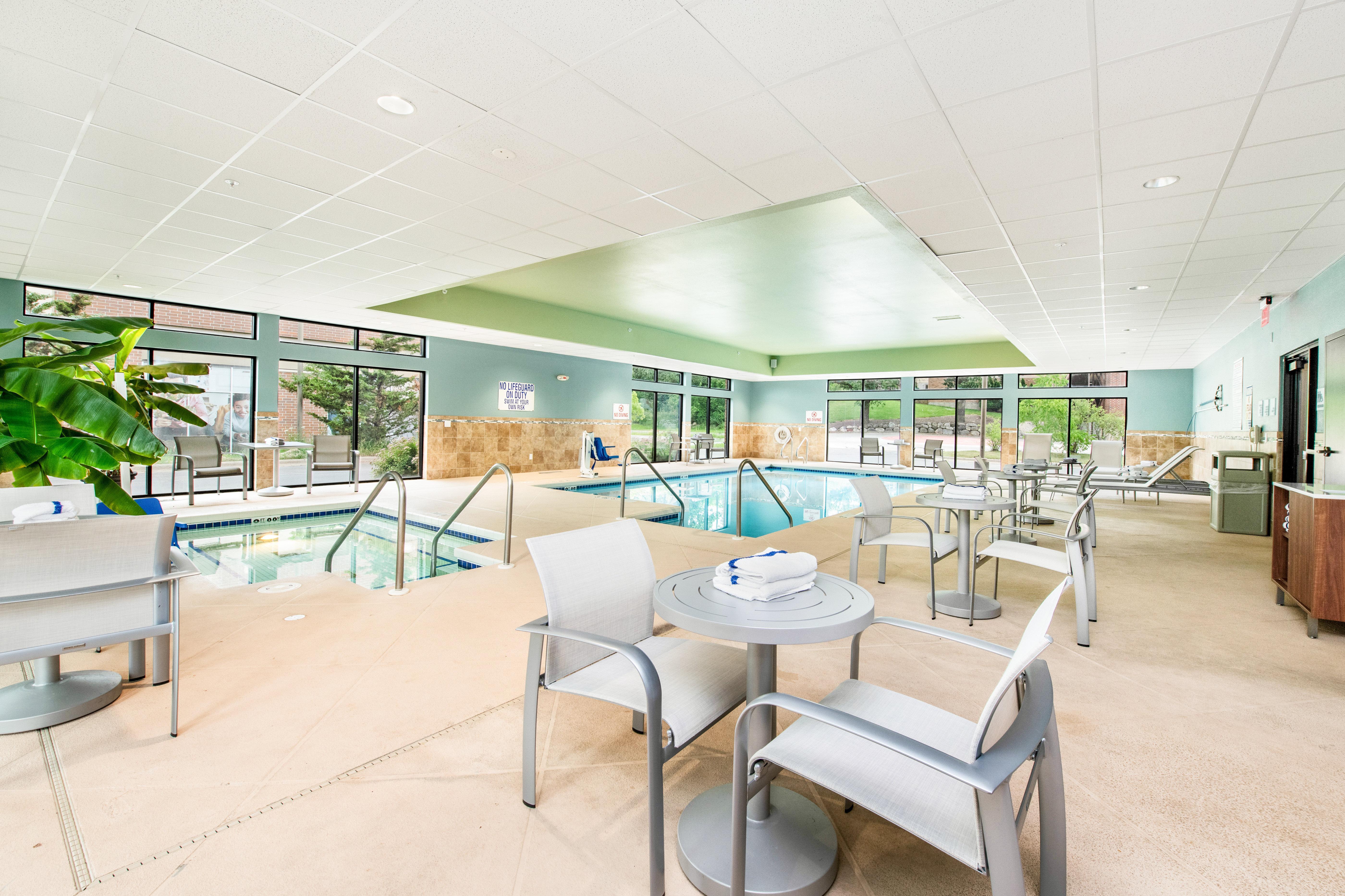 Holiday Inn Express - Delafield By Ihg Eksteriør billede