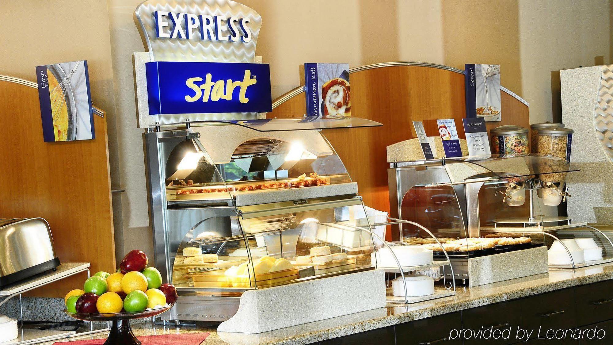 Holiday Inn Express - Delafield By Ihg Eksteriør billede